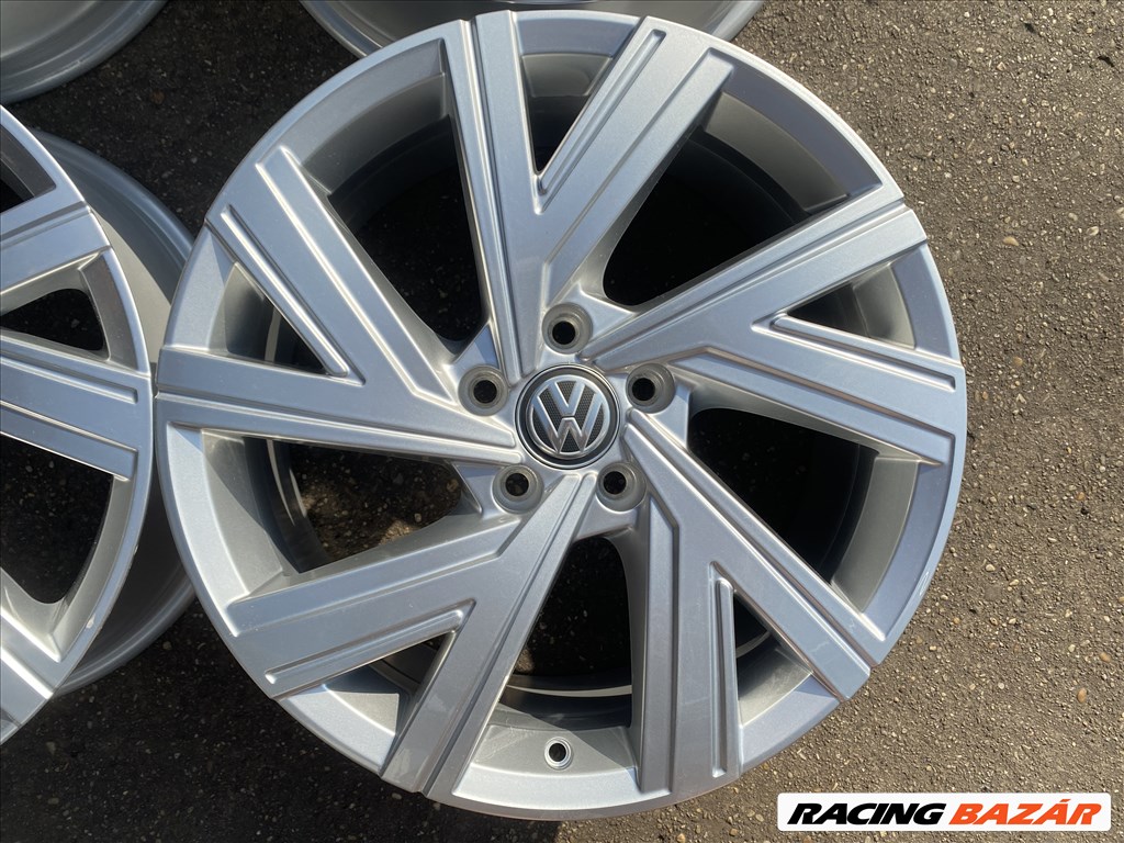 4db gyári 18" VW Golf VIII [Bergamo] alufelni. (2969) 2. kép